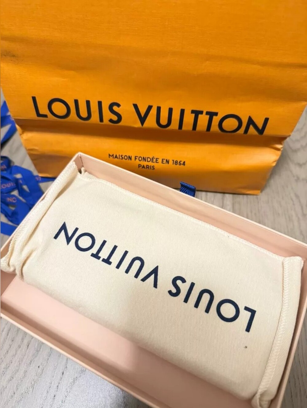 Louis Vuitton Emilie Wallet - Picture 5 of 7